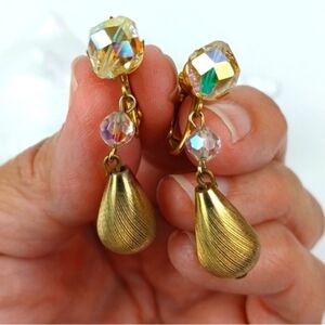 Vintage Style Gold Tone Crystal Like Glamorous Clip-on Earrings